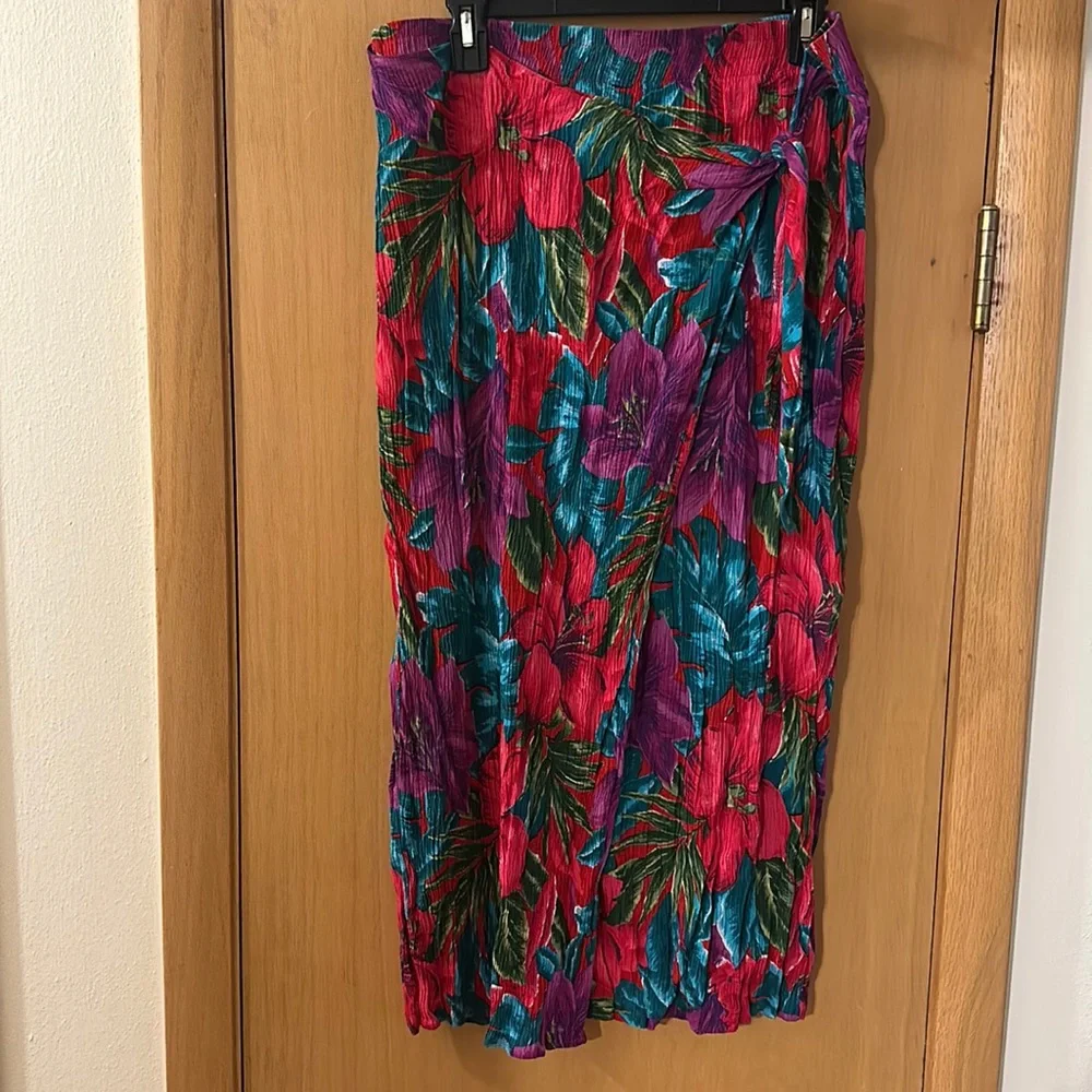 Metro Collection Vintage Gauzy Hawaiian Floral Midi Skirt Red Purple Size Large